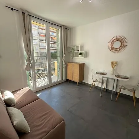 Apartment A Deux Pas De La *